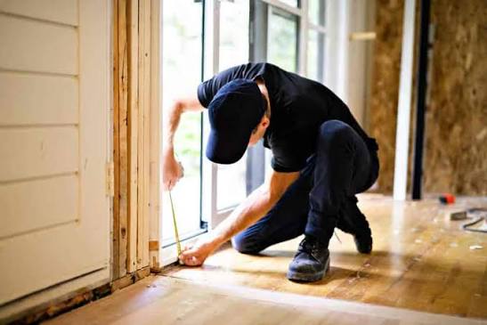 Door and Frame Repair Carpenter
