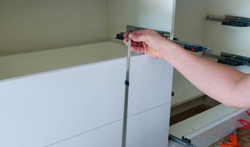 Can Broken Cabinet Hinges and Drawer Runners Be Replaced