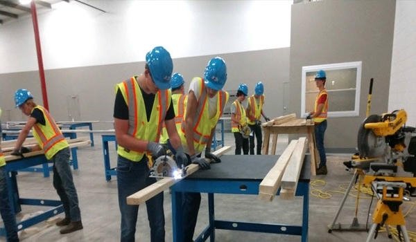 Dubai Commercial Carpentry Services