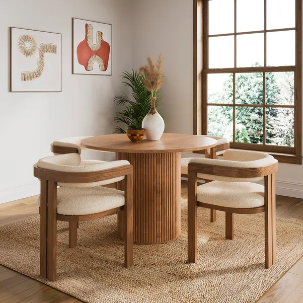 Amari 4 Seater Round Dining Table Oak