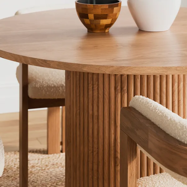Amari 4 Seater Round Dining Table Oak - Image 2