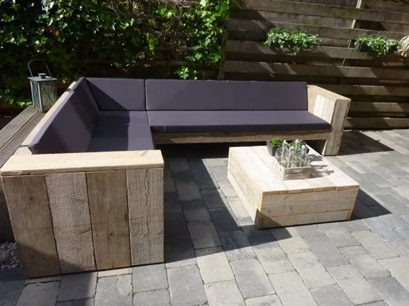 Custom outdoor carpentry work for homes in Sharjah